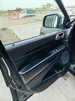 جیپ گراند شیرۆکی